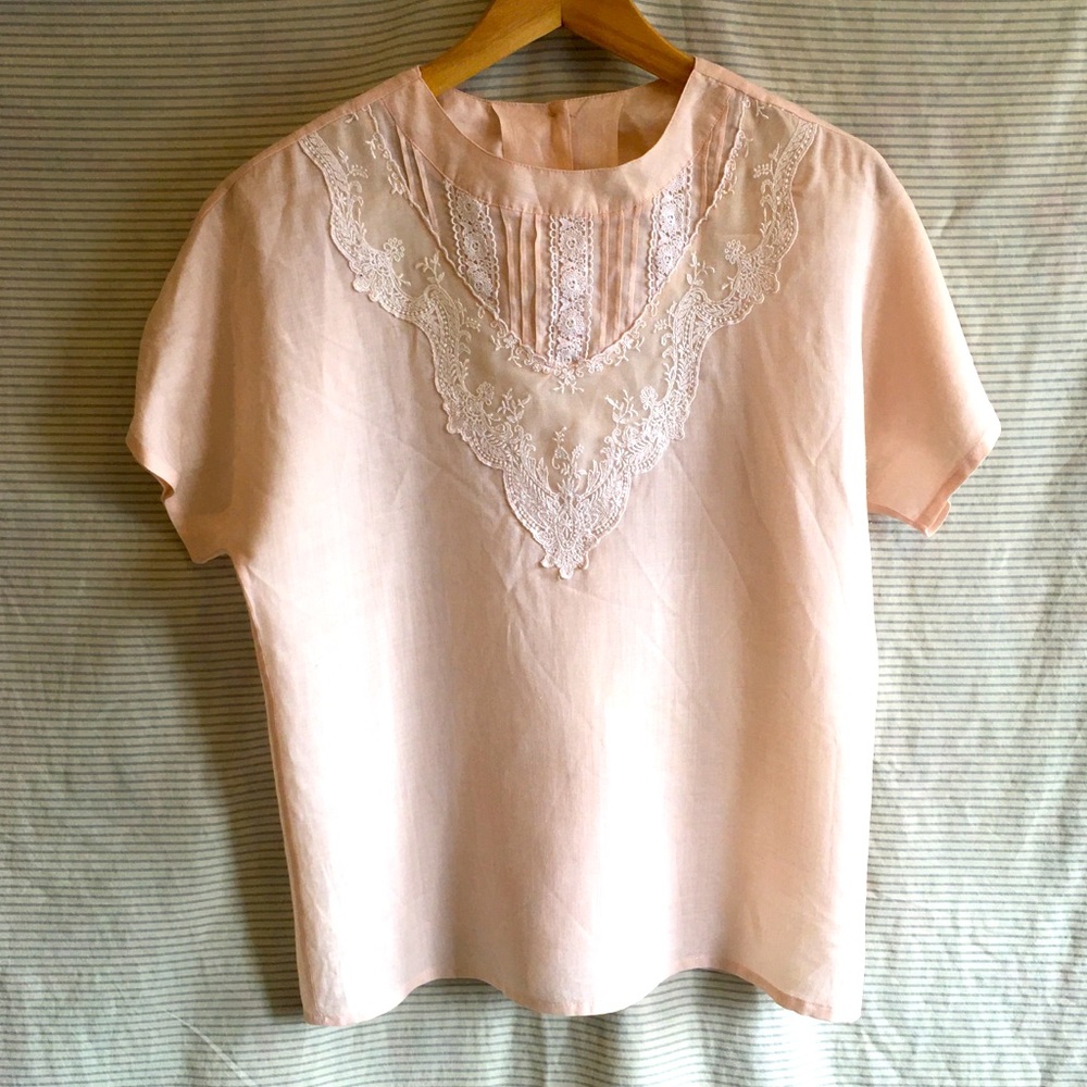 Light Pink Vintage Carry Back Ltd.Ramie Polyester Blend Top w/Lace Detail 7/8